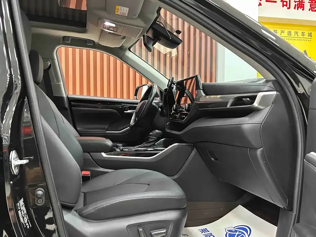 Toyota Highlander 2023 из CN, фото 3