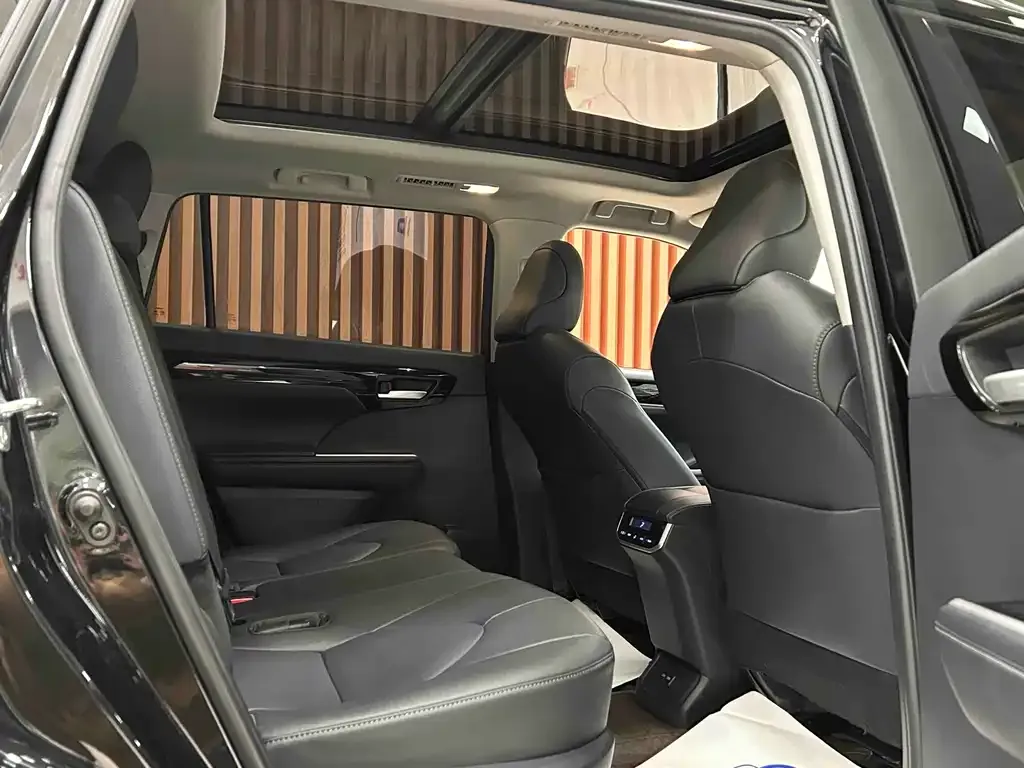 Toyota Highlander 2023 из CN, фото 9