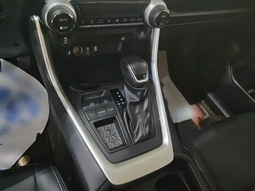 Toyota Wildlander 2022 из CN, фото 6