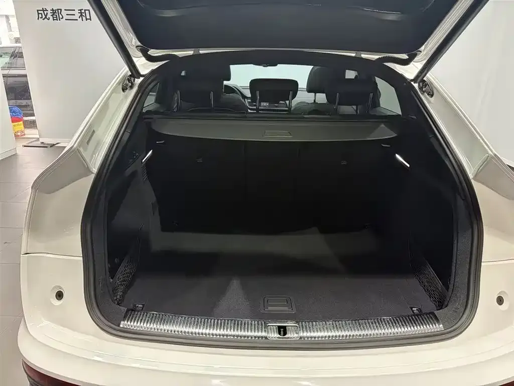 Audi Q5L Sportback 2023 из CN, фото 8