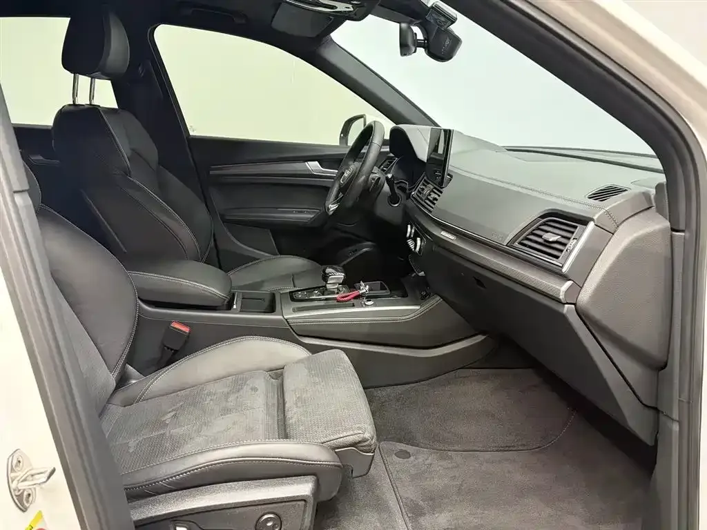 Audi Q5L Sportback 2023 из CN, фото 2