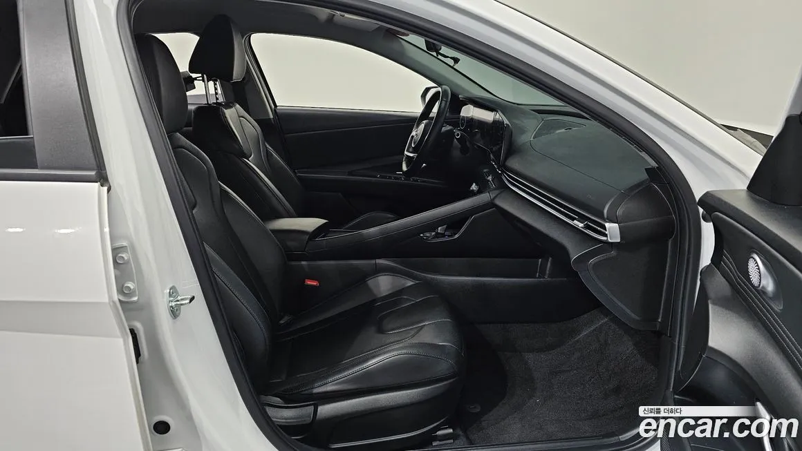 Hyundai AVANTE 2023 из KR, фото 2