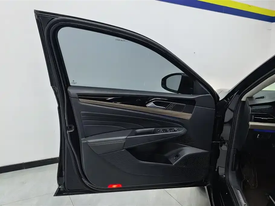 Volkswagen Passat 2021 из CN, фото 4