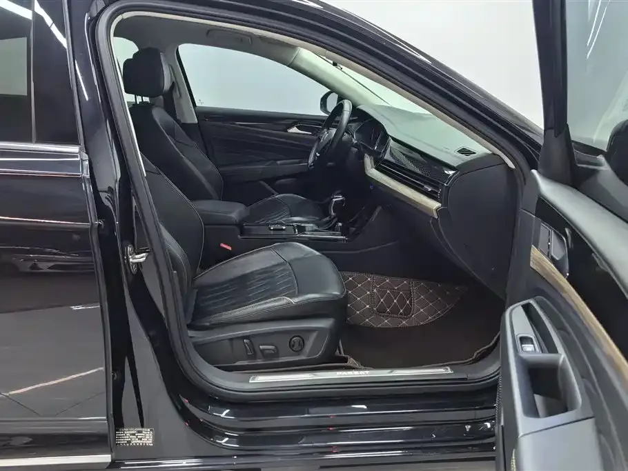 Volkswagen Passat 2021 из CN, фото 3