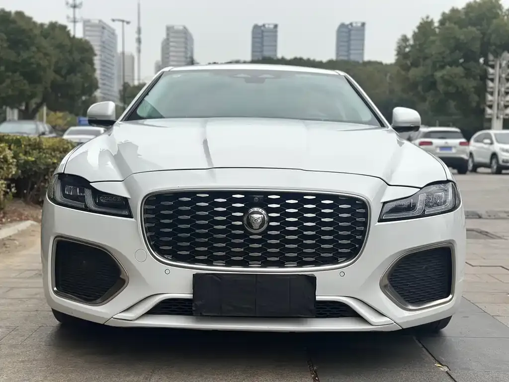 Jaguar XFL 2022 из CN, фото 9
