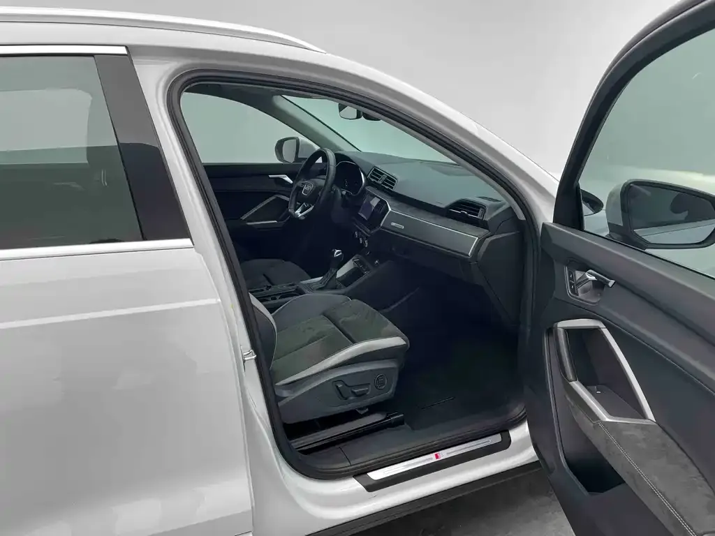 Audi Q3 2022 из CN, фото 7
