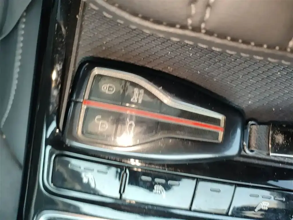 Hongqi HS5 2023 из CN, фото 10