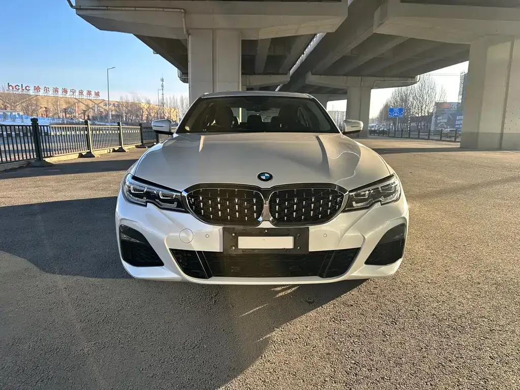 BMW 3 Series 2022 из CN, фото 2