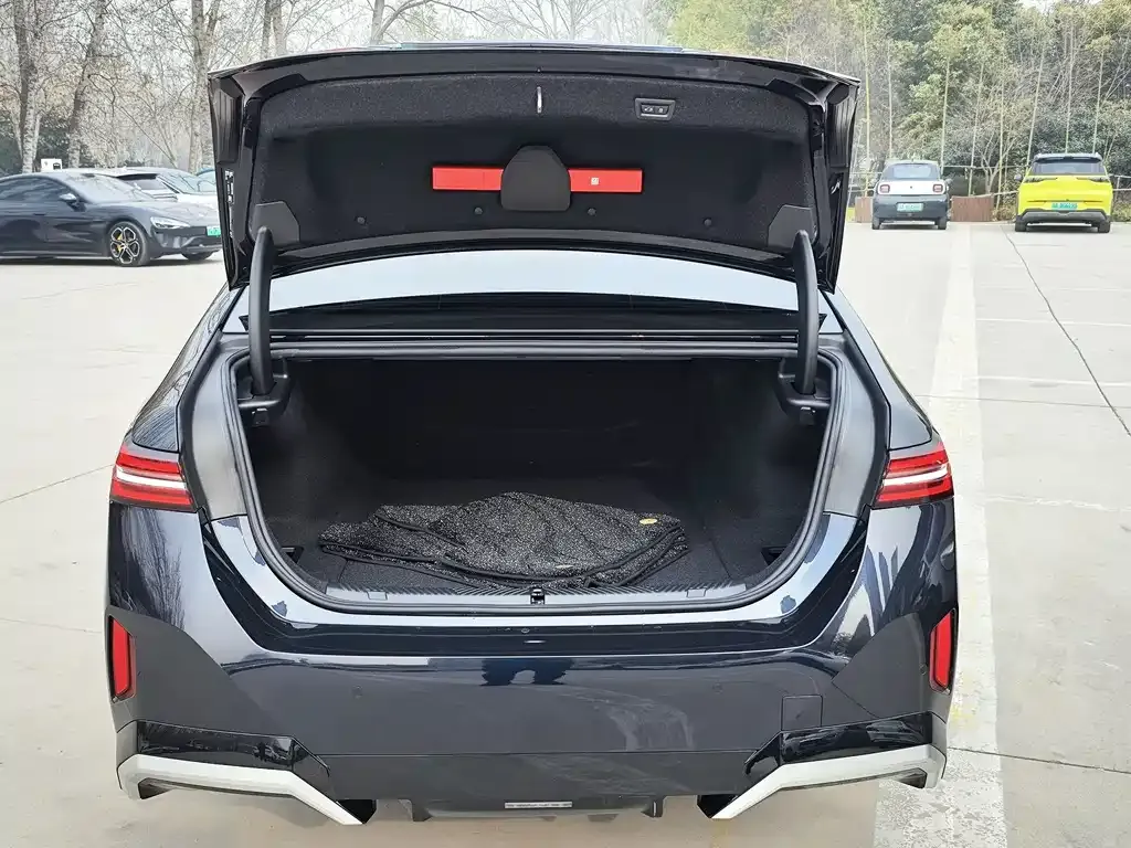 BMW i5 2024 из CN, фото 8
