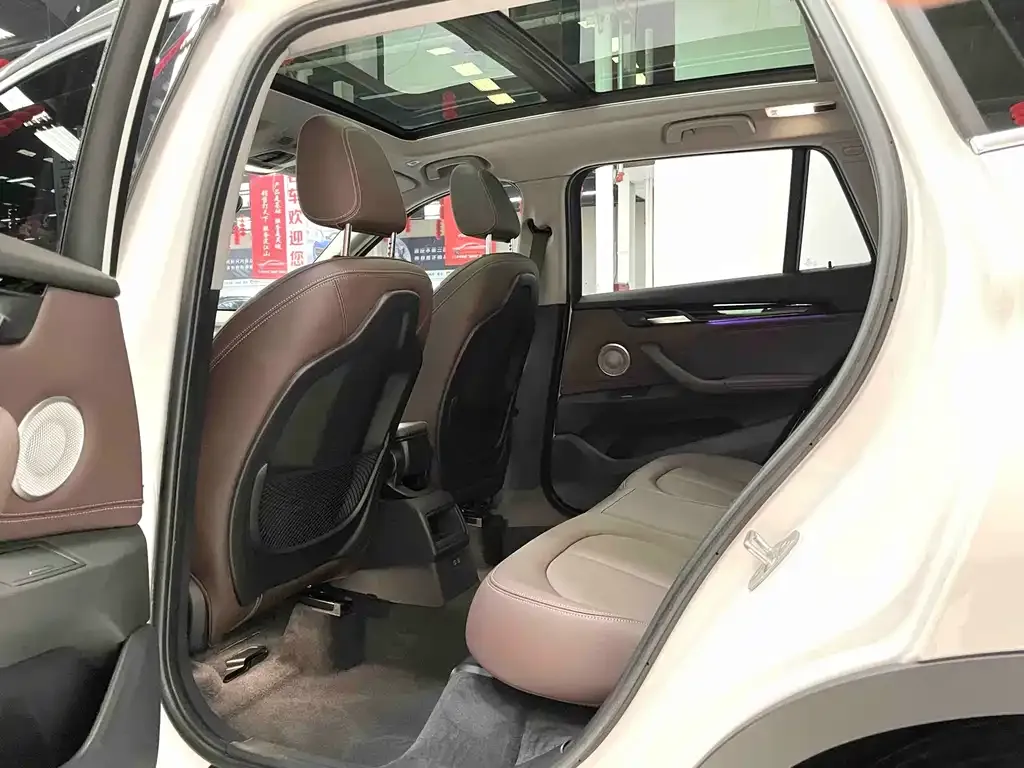 BMW X1 2021 из CN, фото 8
