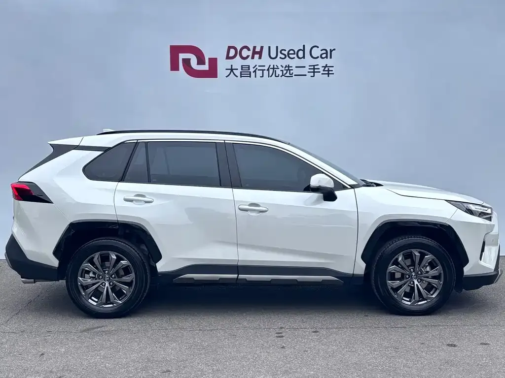 Toyota RAV4 — фото 5