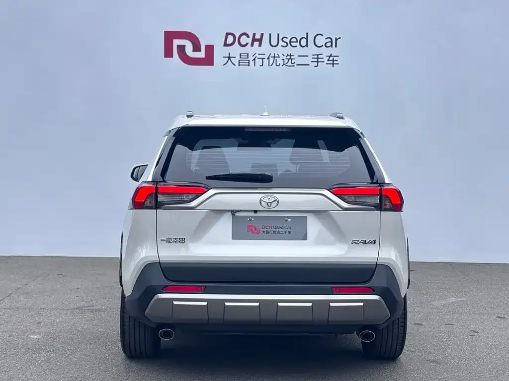 Toyota RAV4 — фото 4