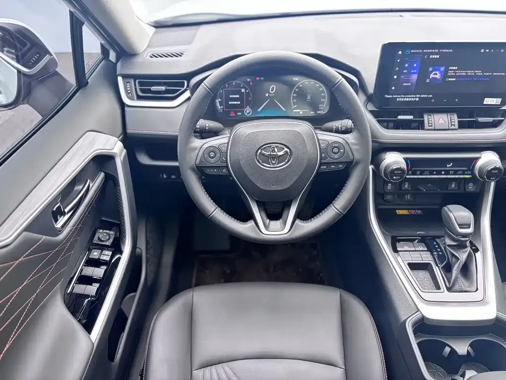 Toyota RAV4 — фото 10