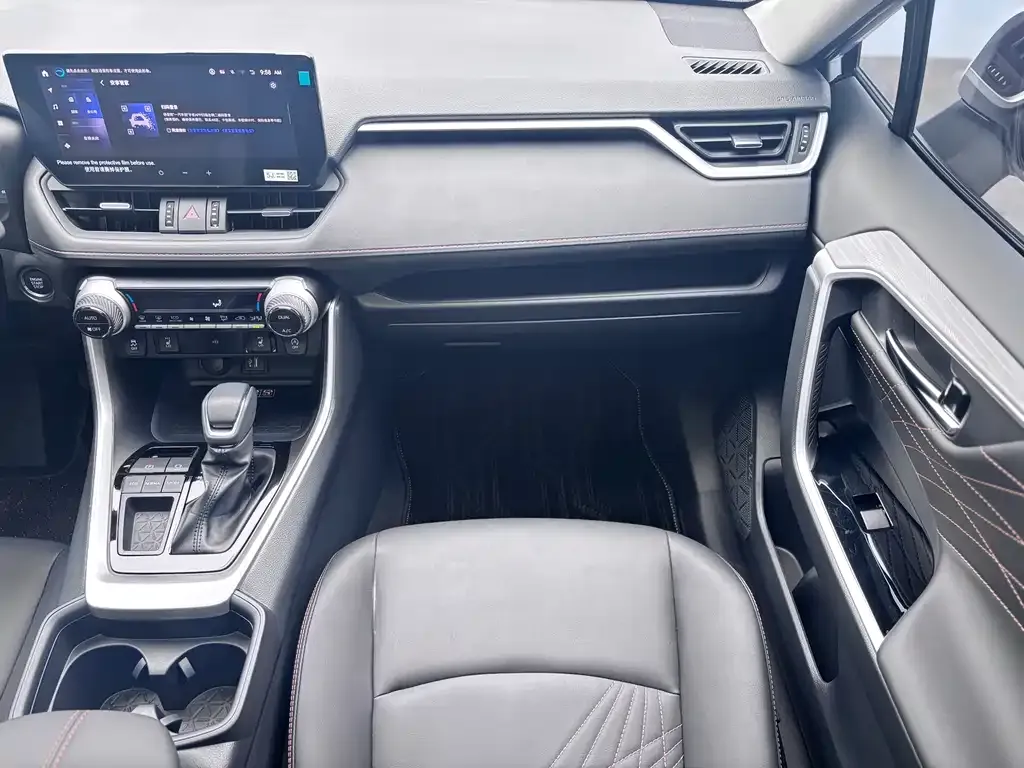 Toyota RAV4 — фото 8
