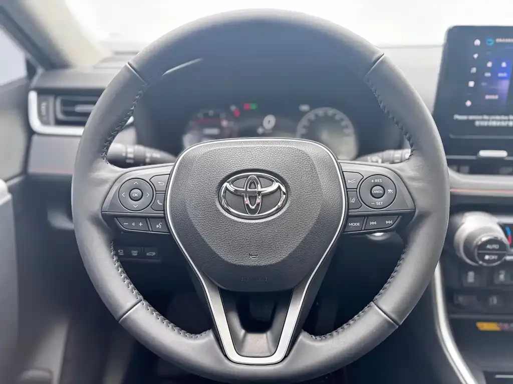 Toyota RAV4 — фото 6