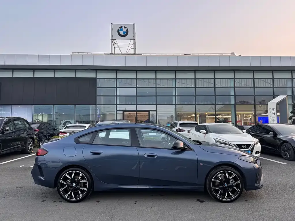 BMW 2 Series 2025 из CN, фото 6