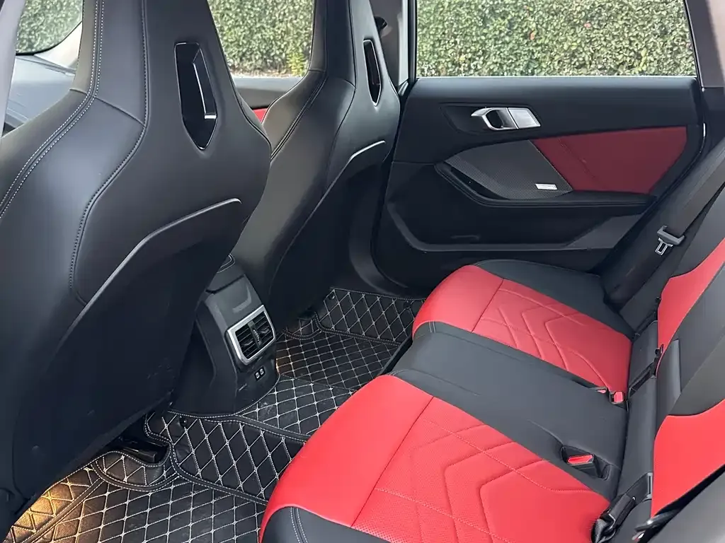 BMW 2 Series 2025 из CN, фото 7