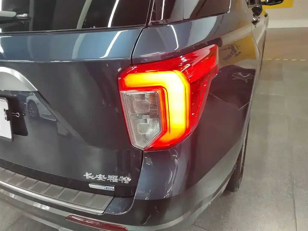 Ford Explorer 2021 из CN, фото 7