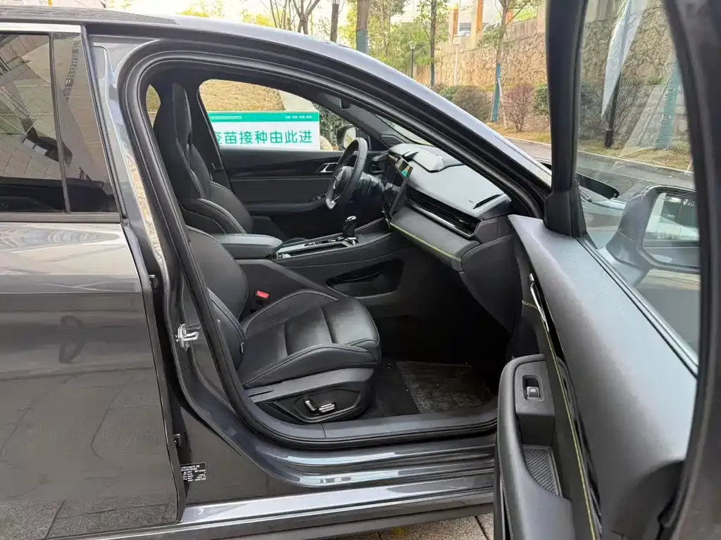 Lynk & Co 03 2023 из CN, фото 7