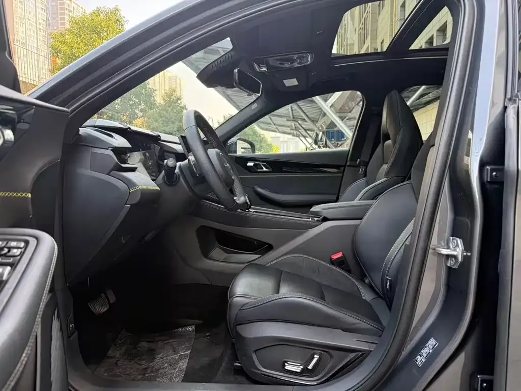 Lynk & Co 03 2023 из CN, фото 3