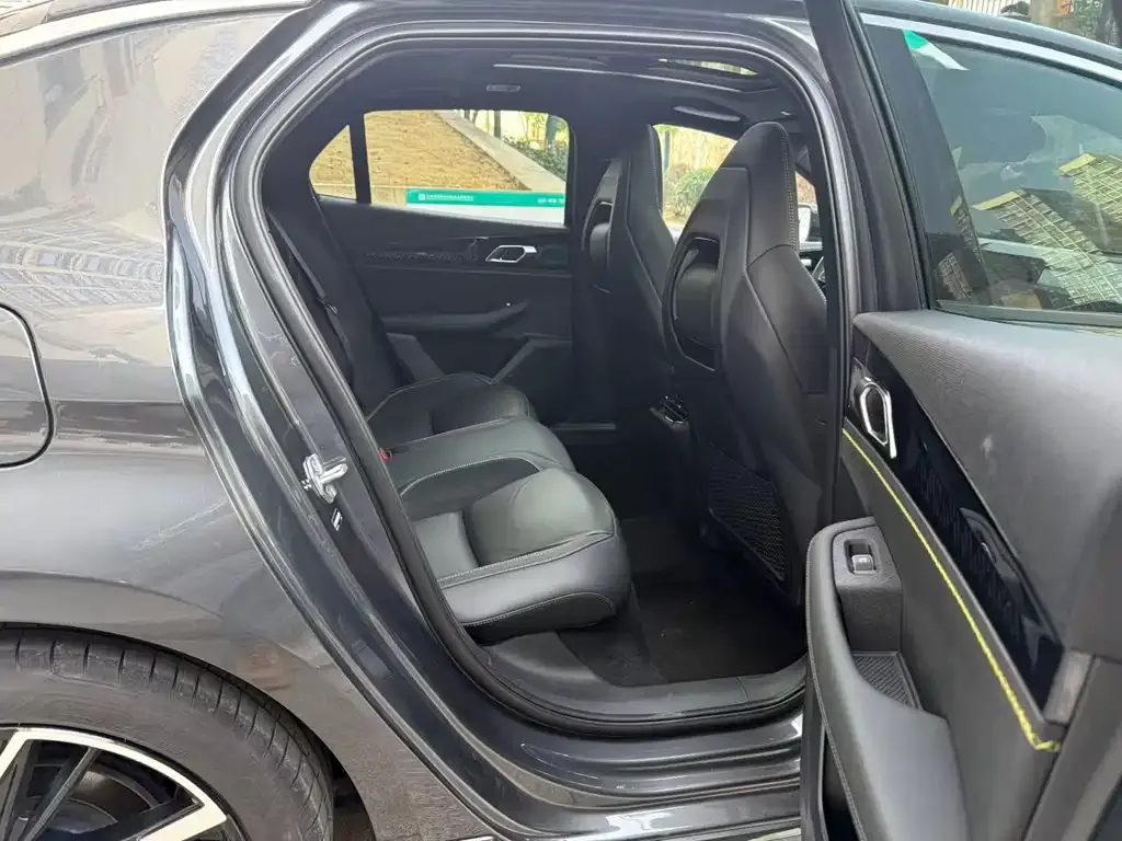 Lynk & Co 03 2023 из CN, фото 6