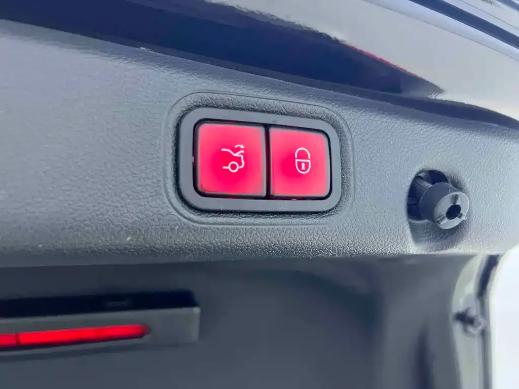 Mercedes-Benz E-Class 2023 из CN, фото 8
