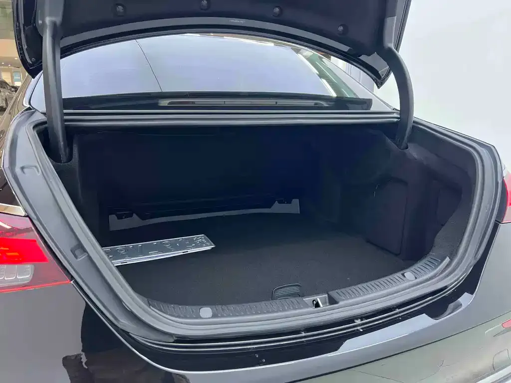Mercedes-Benz E-Class 2023 из CN, фото 4