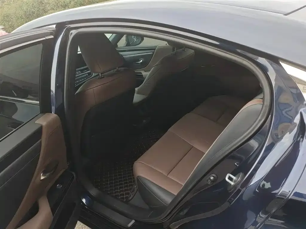 Lexus ES 2022 из CN, фото 7