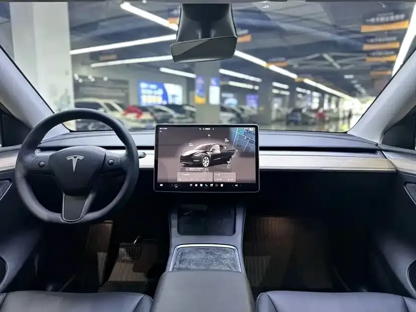 Tesla Model Y — фото 3