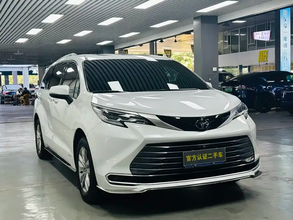 Toyota Sienna 2024 из CN, фото 9