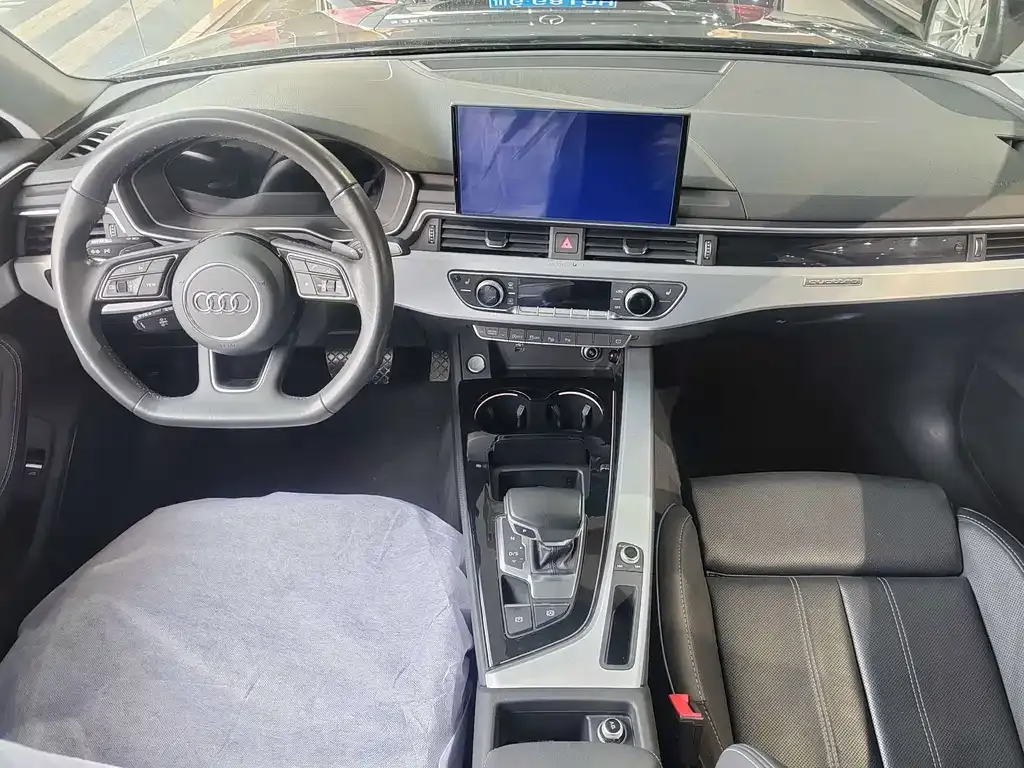 Audi A4L 2023 из CN, фото 3