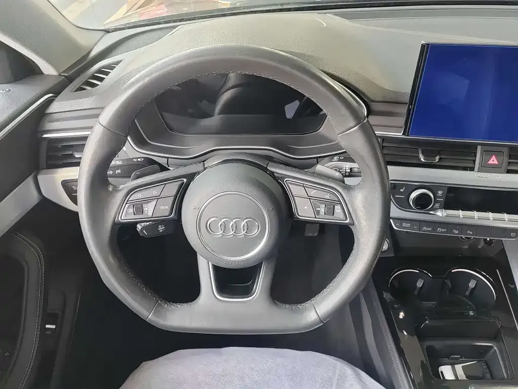Audi A4L 2023 из CN, фото 7
