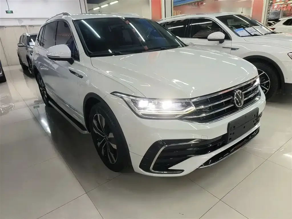 Volkswagen Tiguan L 2022 из CN, фото 4