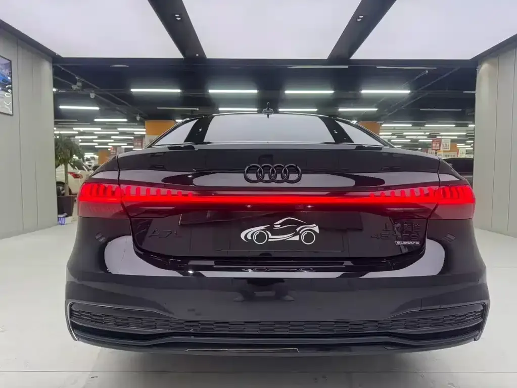 Audi A7L 2022 из CN, фото 2