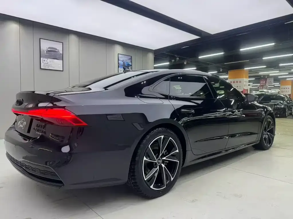 Audi A7L 2022 из CN, фото 8