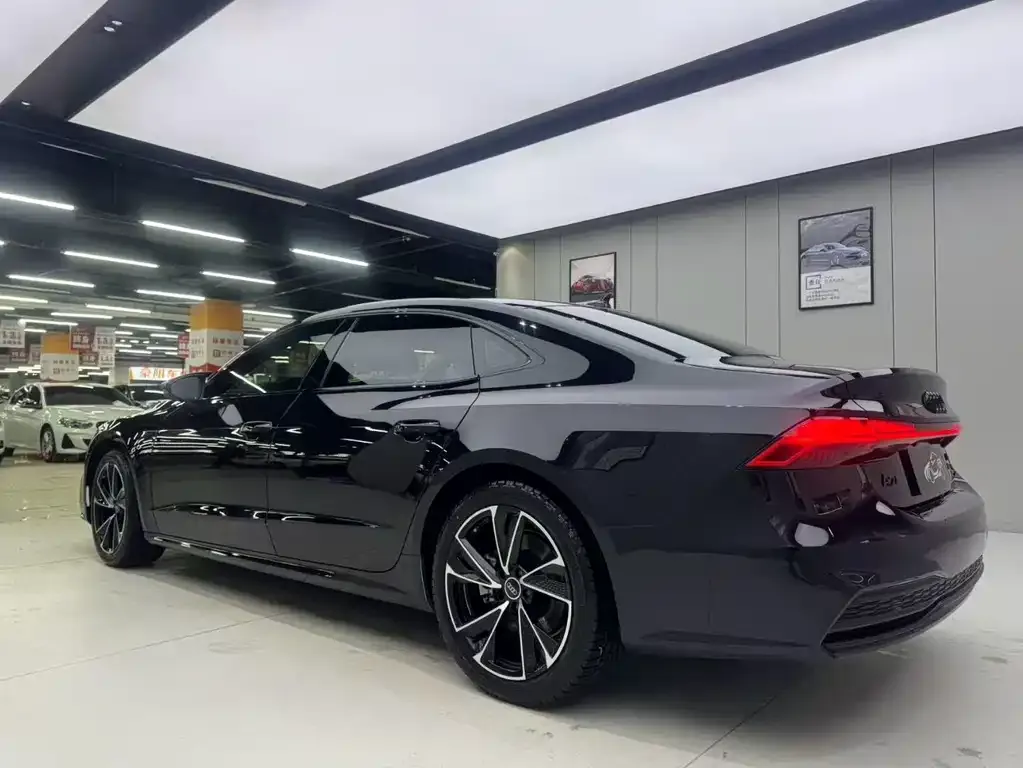 Audi A7L 2022 из CN, фото 5