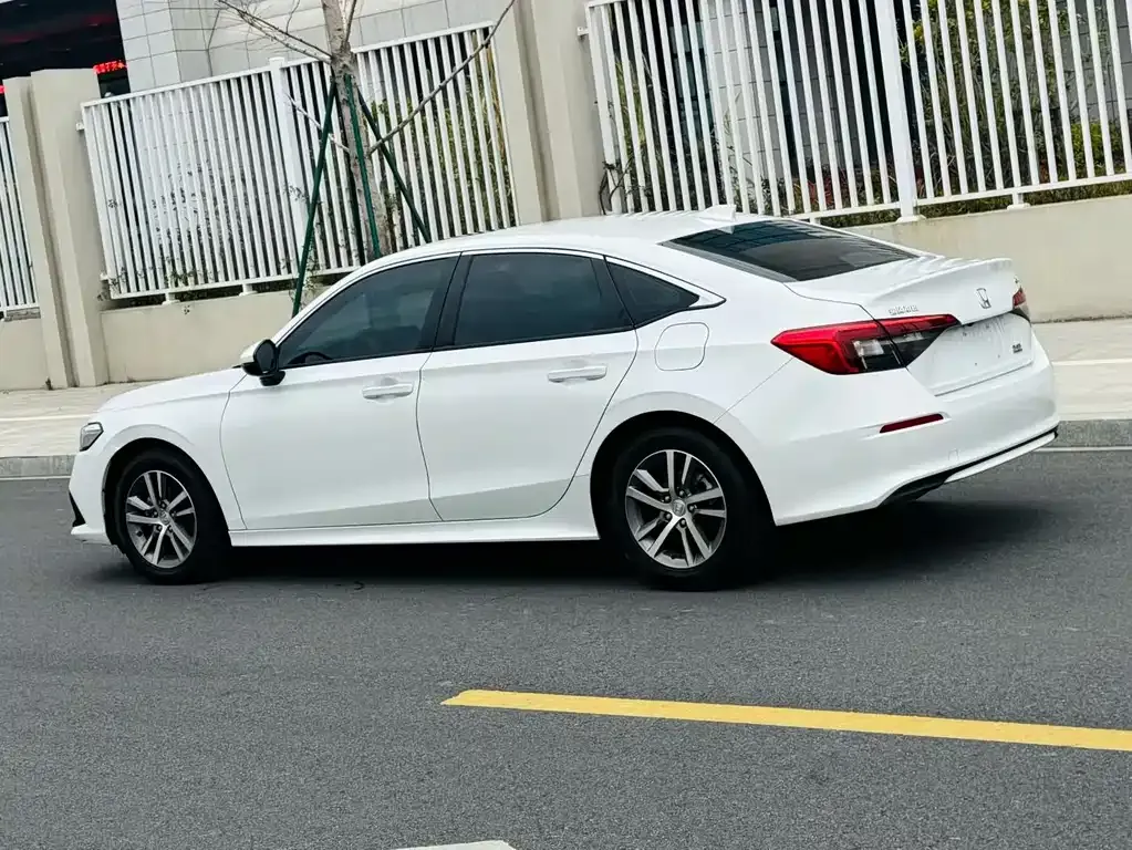 Honda Civic 2023 из CN, фото 3