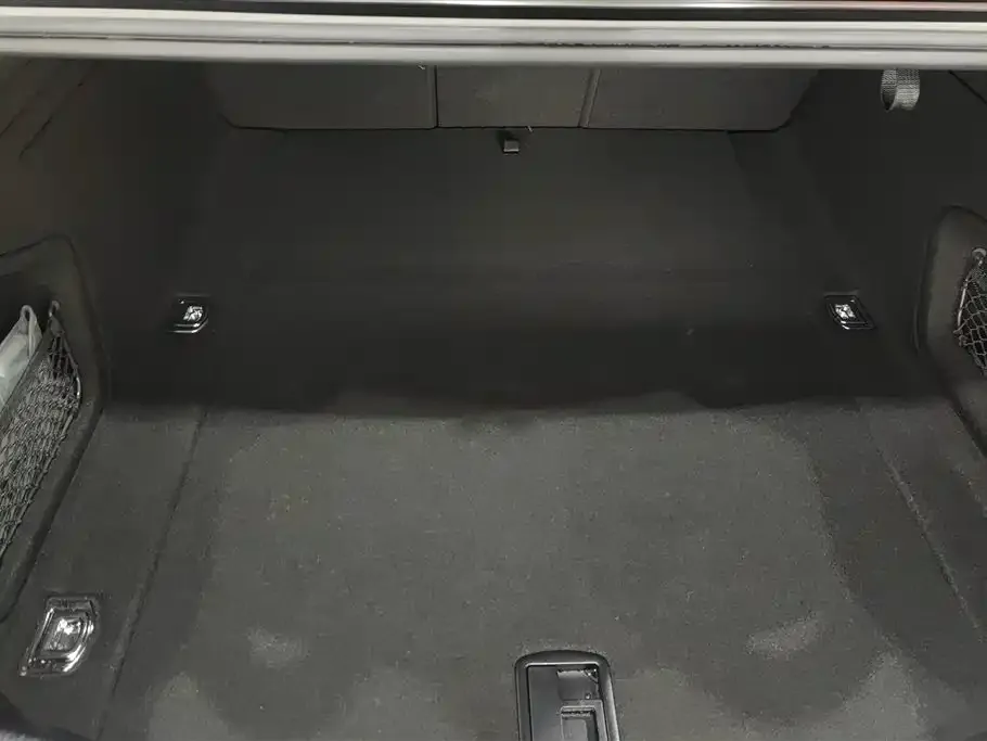 Audi A4L 2021 из CN, фото 8