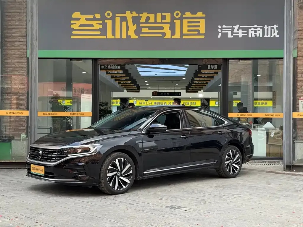 Volkswagen Passat — фото 1
