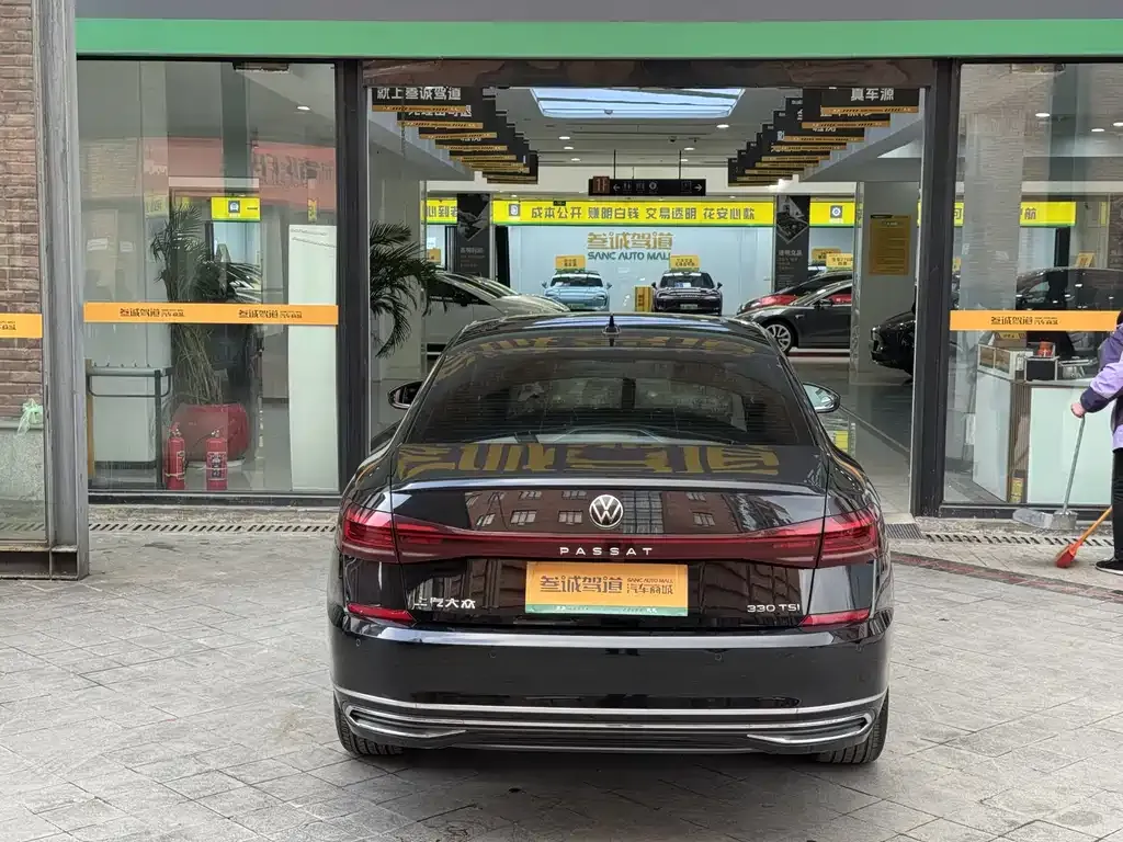 Volkswagen Passat — фото 8