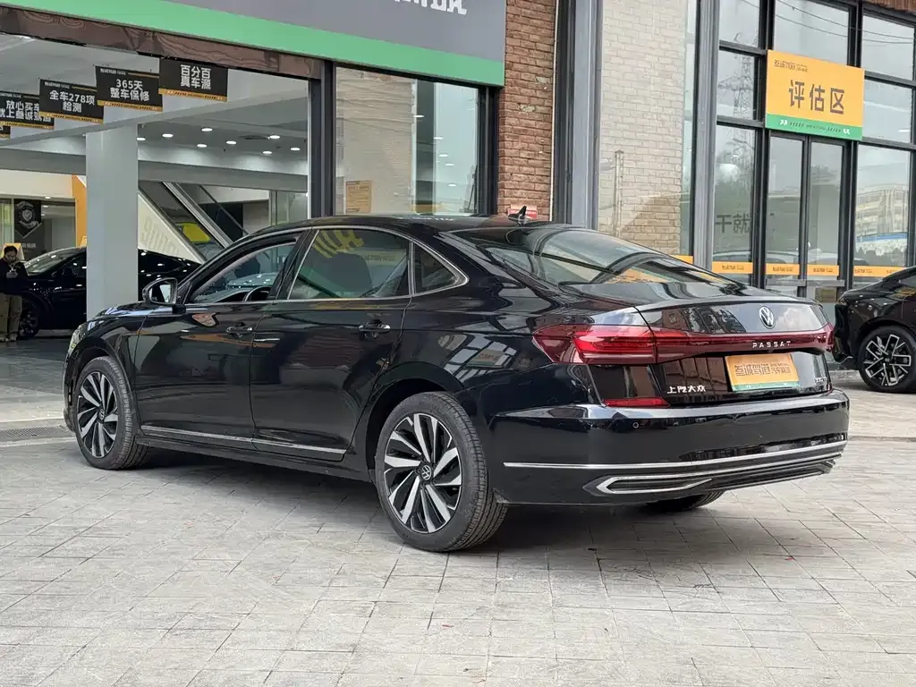 Volkswagen Passat — фото 6