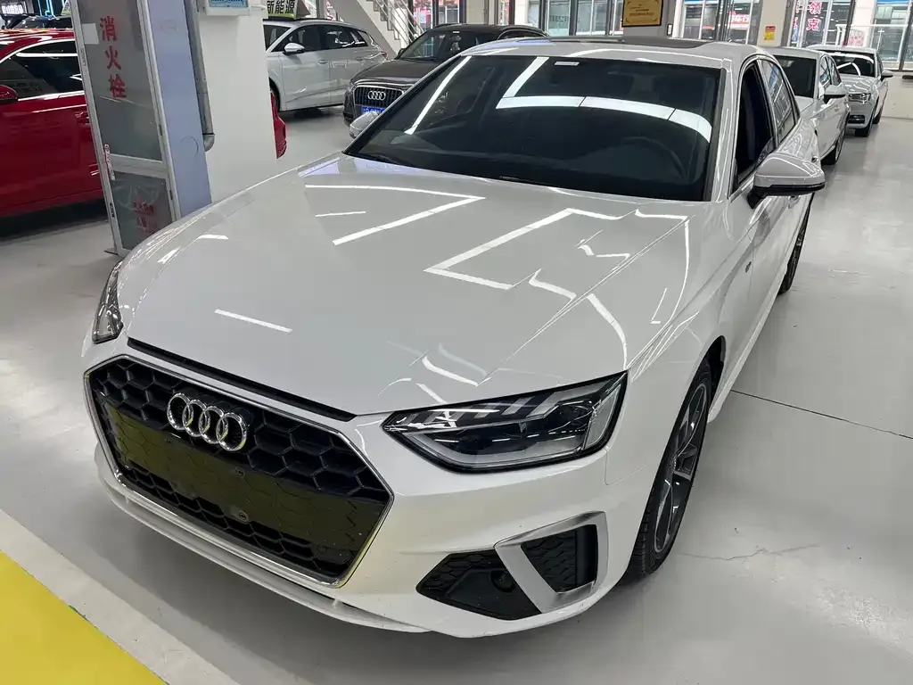Audi A4L 2021 из CN, фото 1