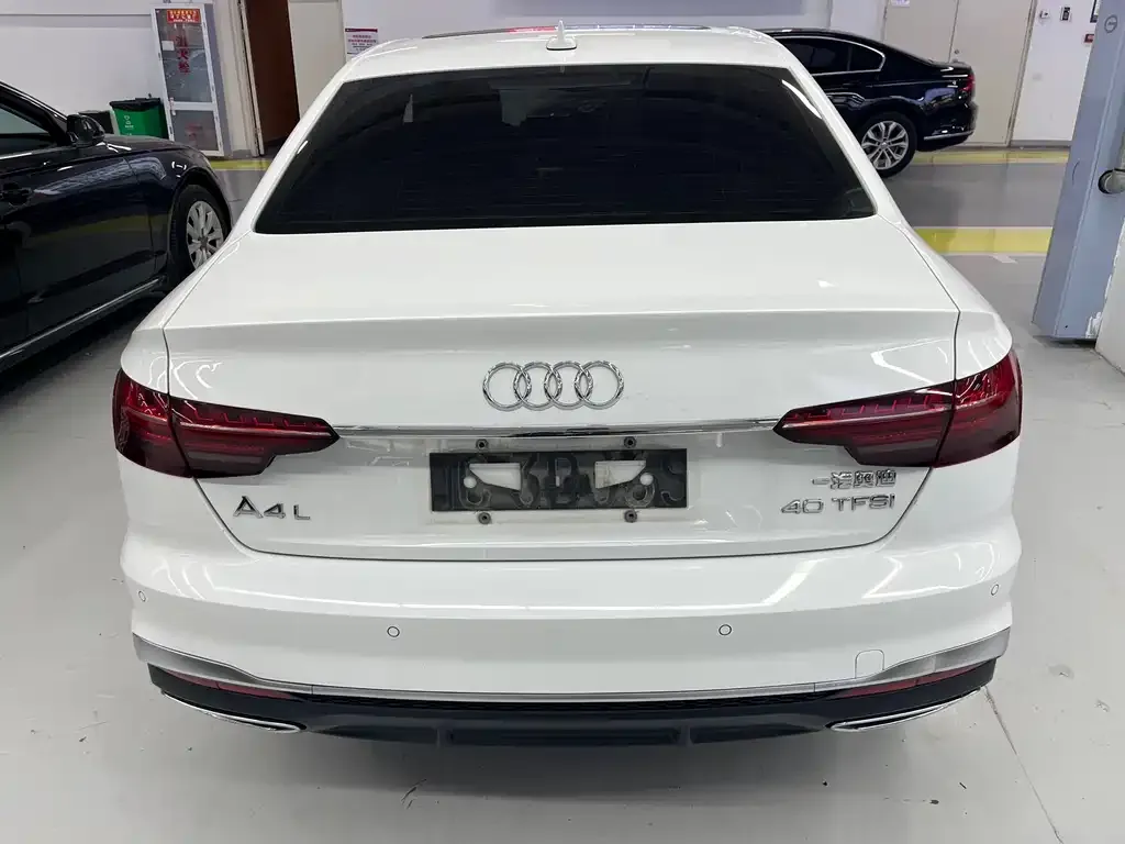 Audi A4L 2021 из CN, фото 2