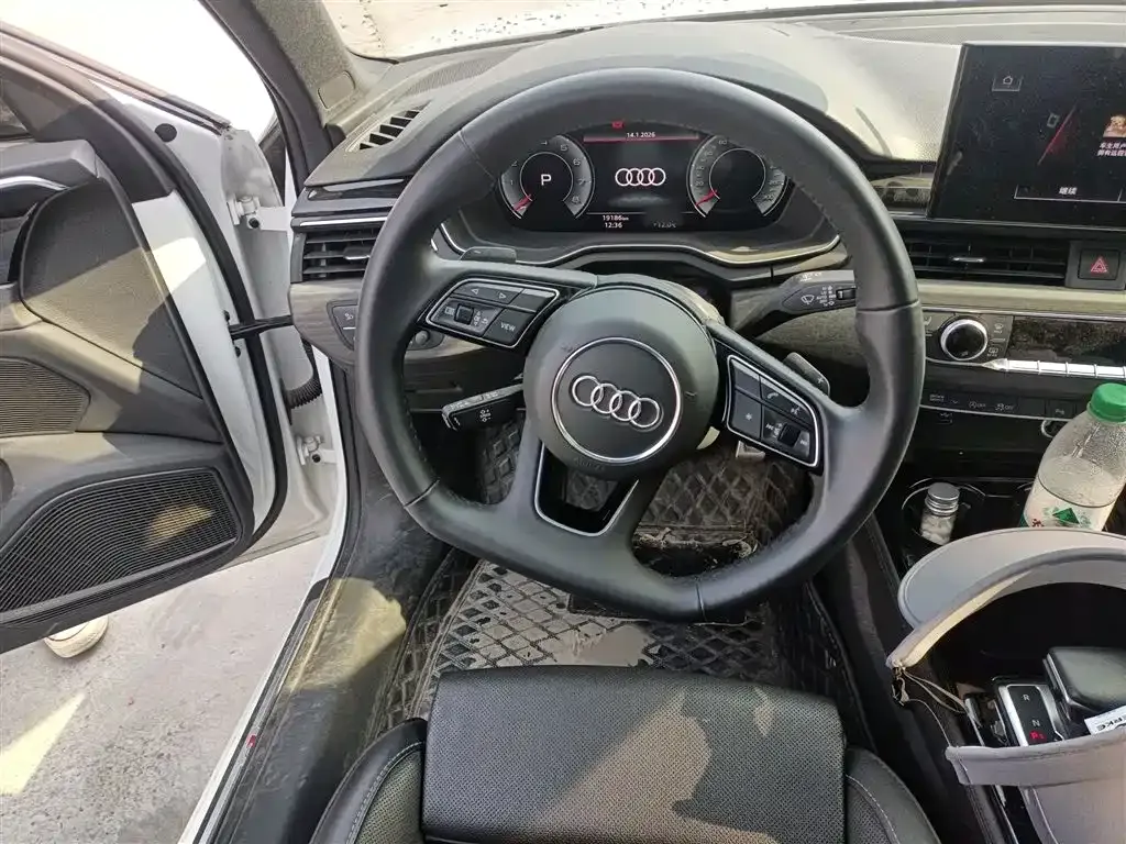 Audi A4L 2023 из CN, фото 9