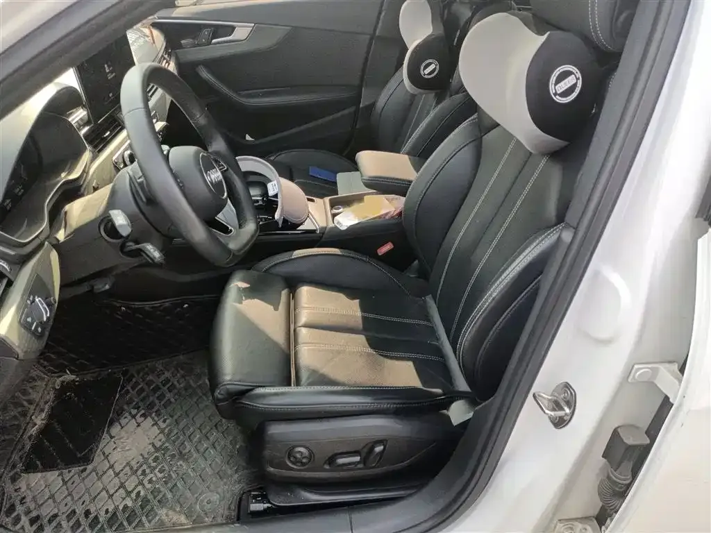 Audi A4L 2023 из CN, фото 6