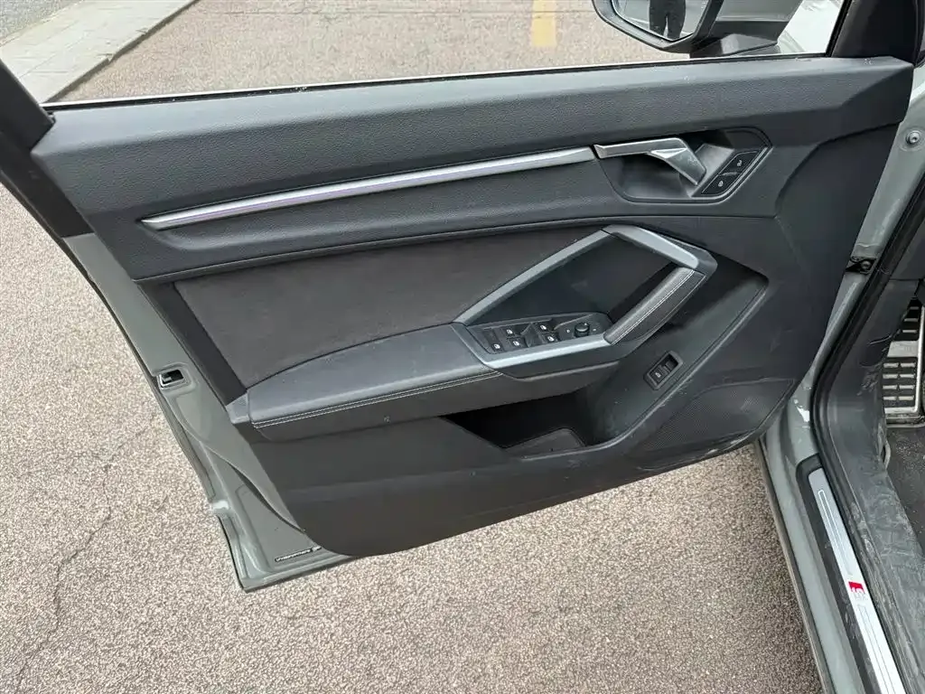 Audi Q3 2024 из CN, фото 6