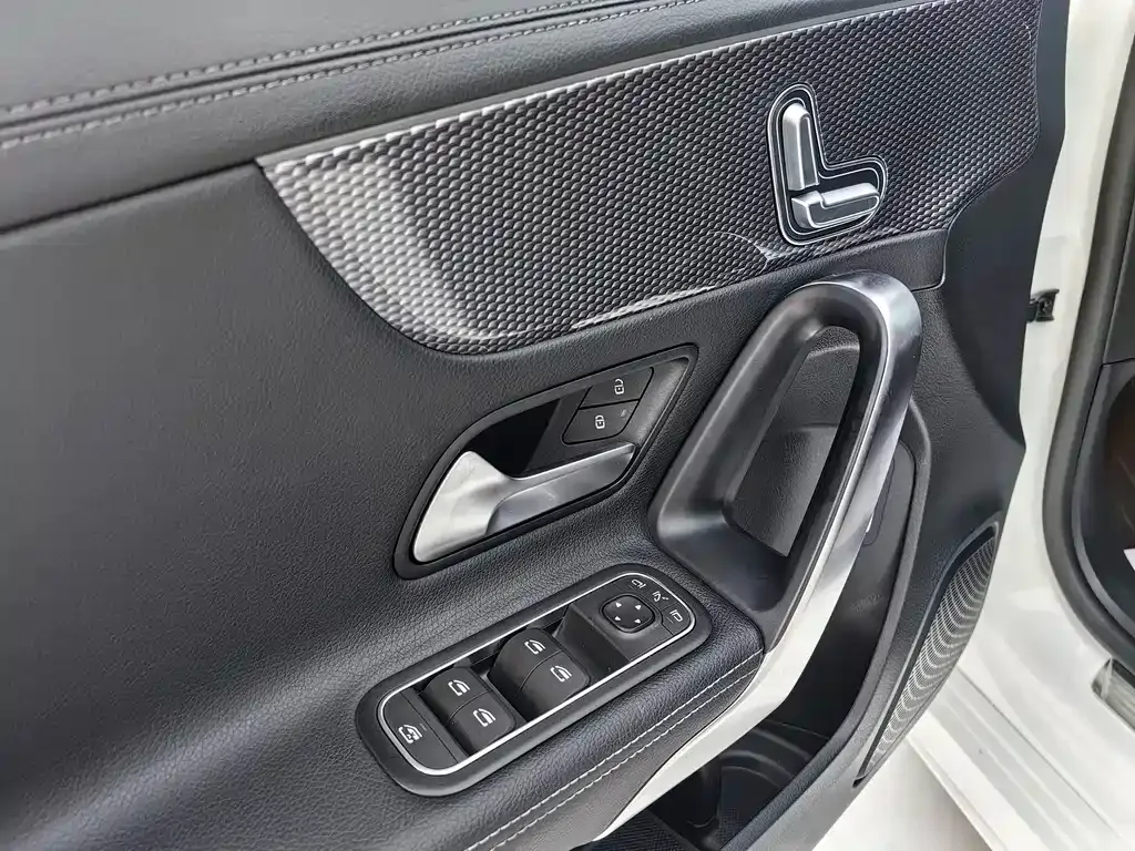 Mercedes-Benz A-Class 2022 из CN, фото 10