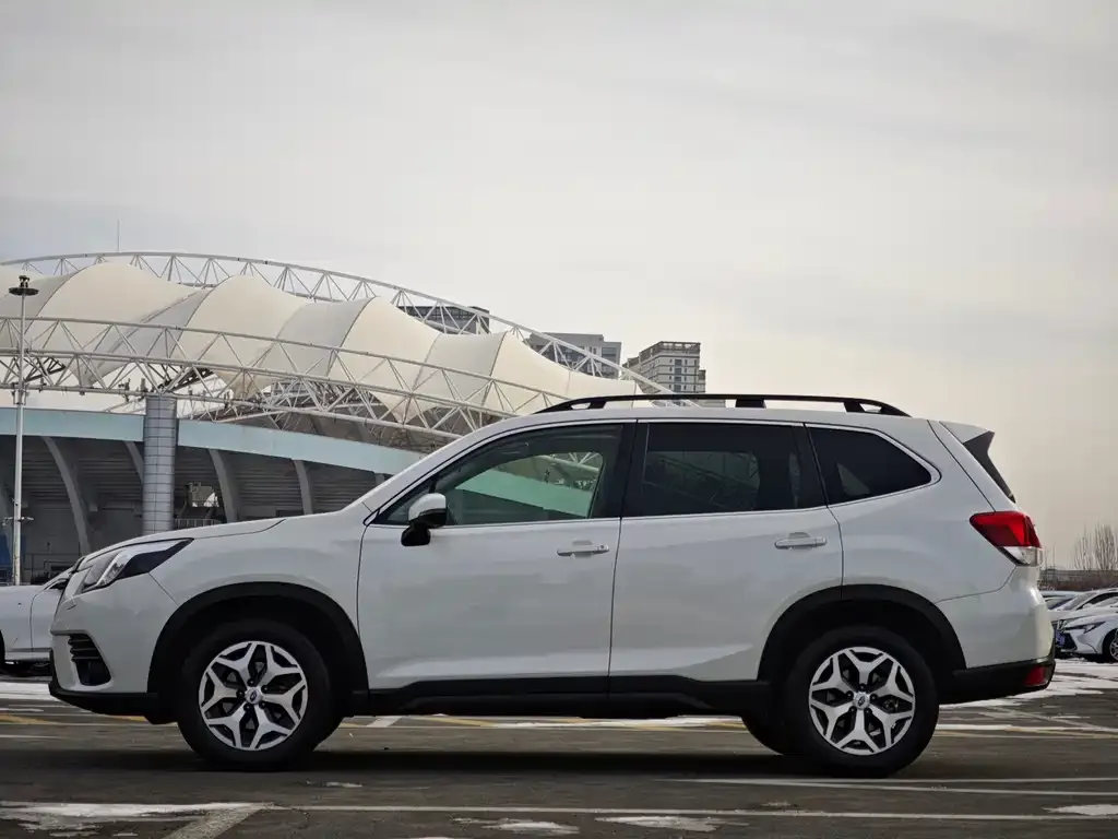 Subaru Forester 2022 из CN, фото 2