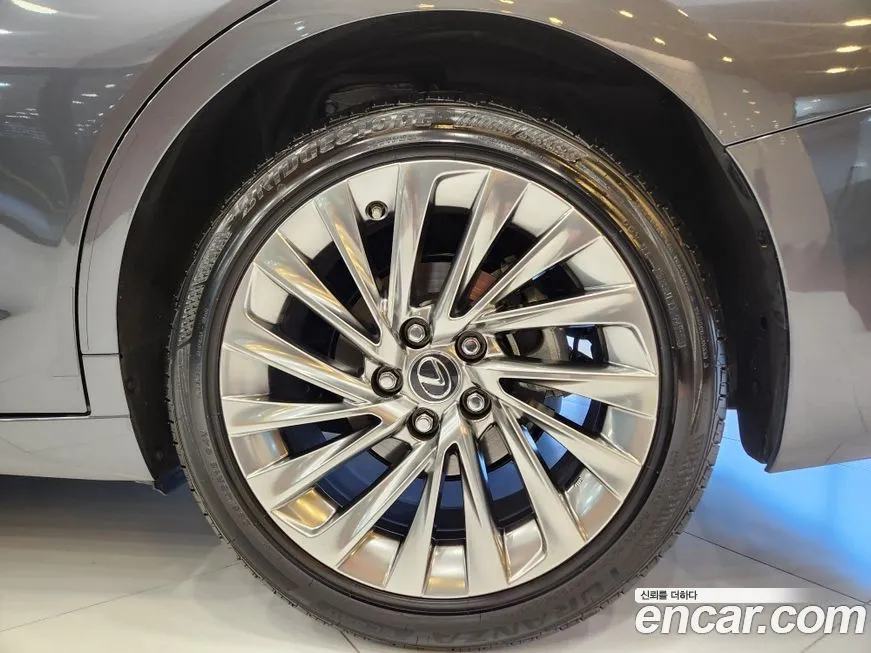 Lexus ES 2026 из KR, фото 2