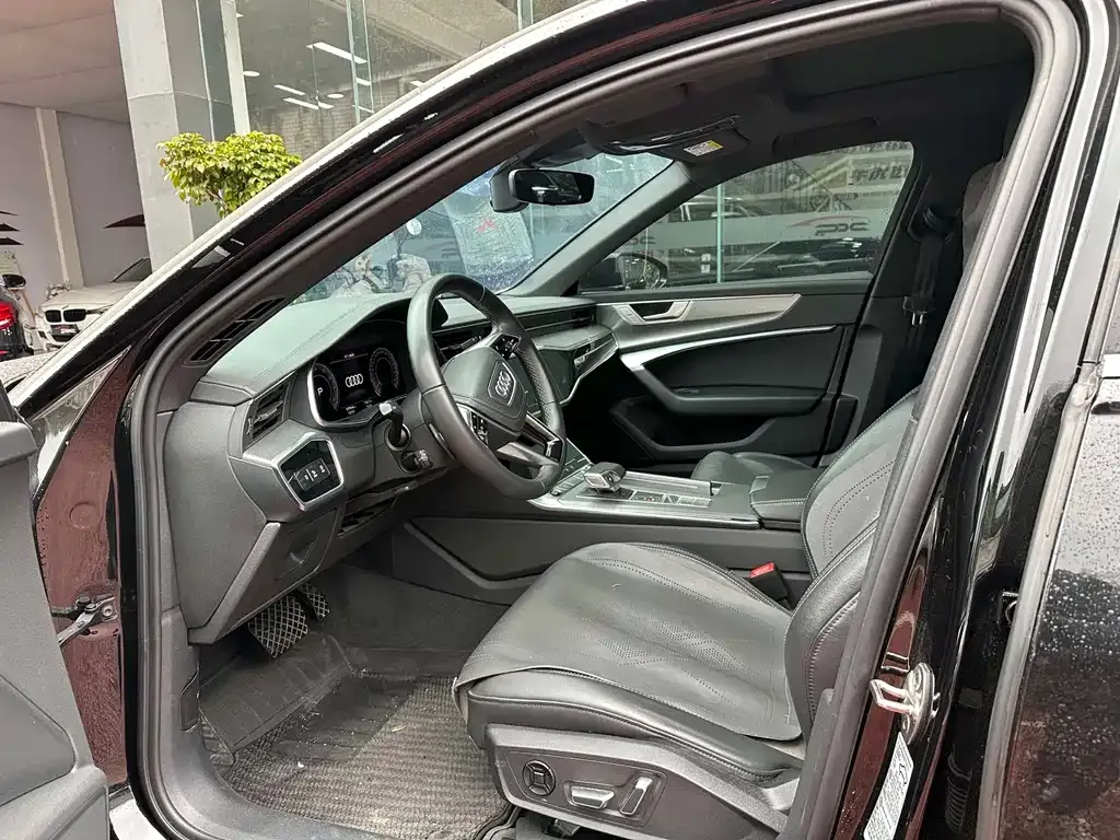 Audi A6L 2024 из CN, фото 6